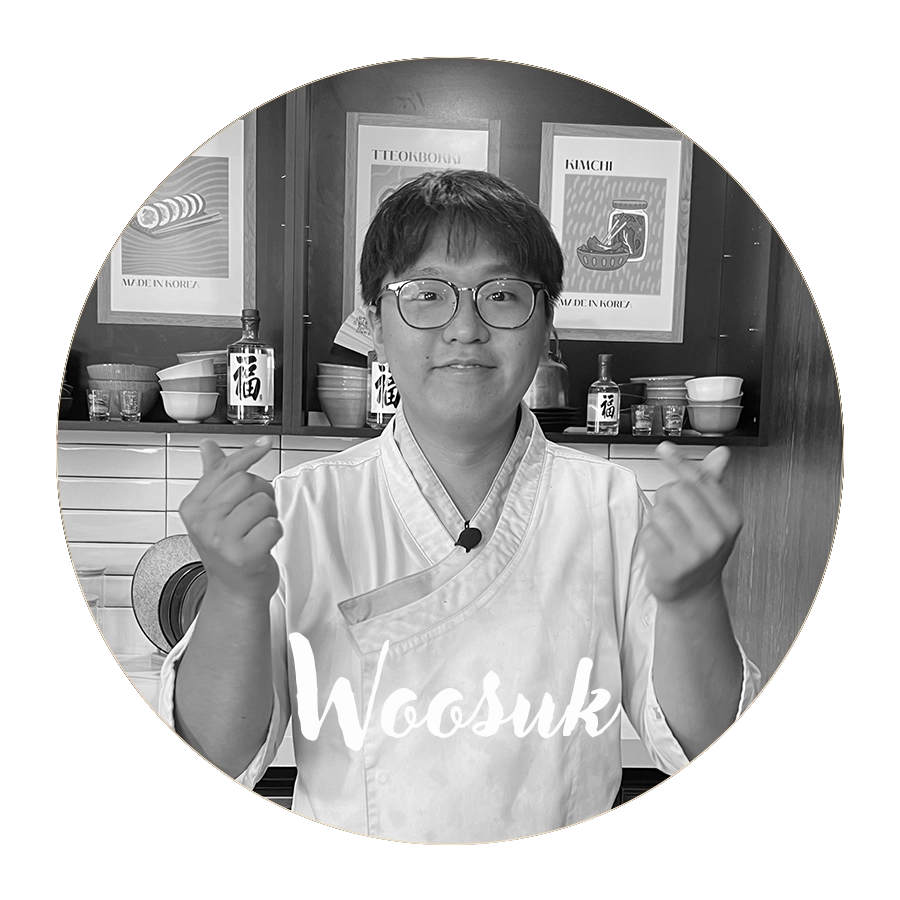 Woosuk Han, chef y profesor del curso online de cocina coreana en Primario